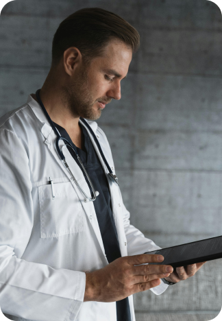médico con tablet